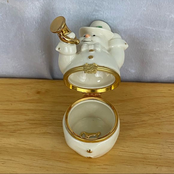 Vintage Lenox Treasures Heralding the Season Box Porcelain Hinged Trinket box - Picture 5 of 8